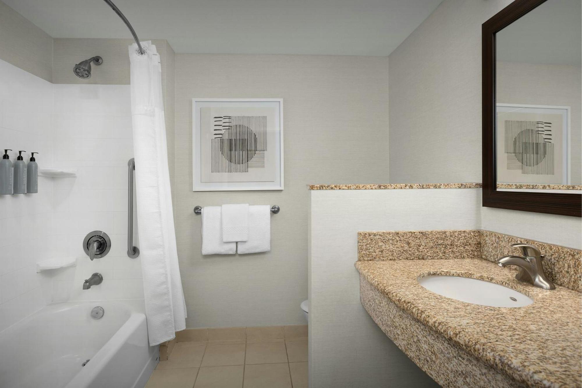 Courtyard By Marriott Hotel 3*