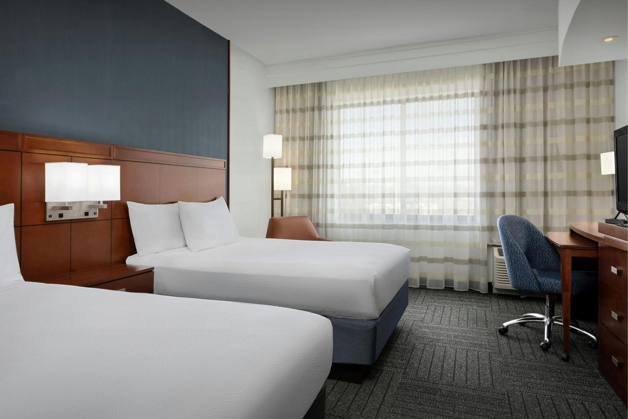 Courtyard By Marriott Hotel 3*