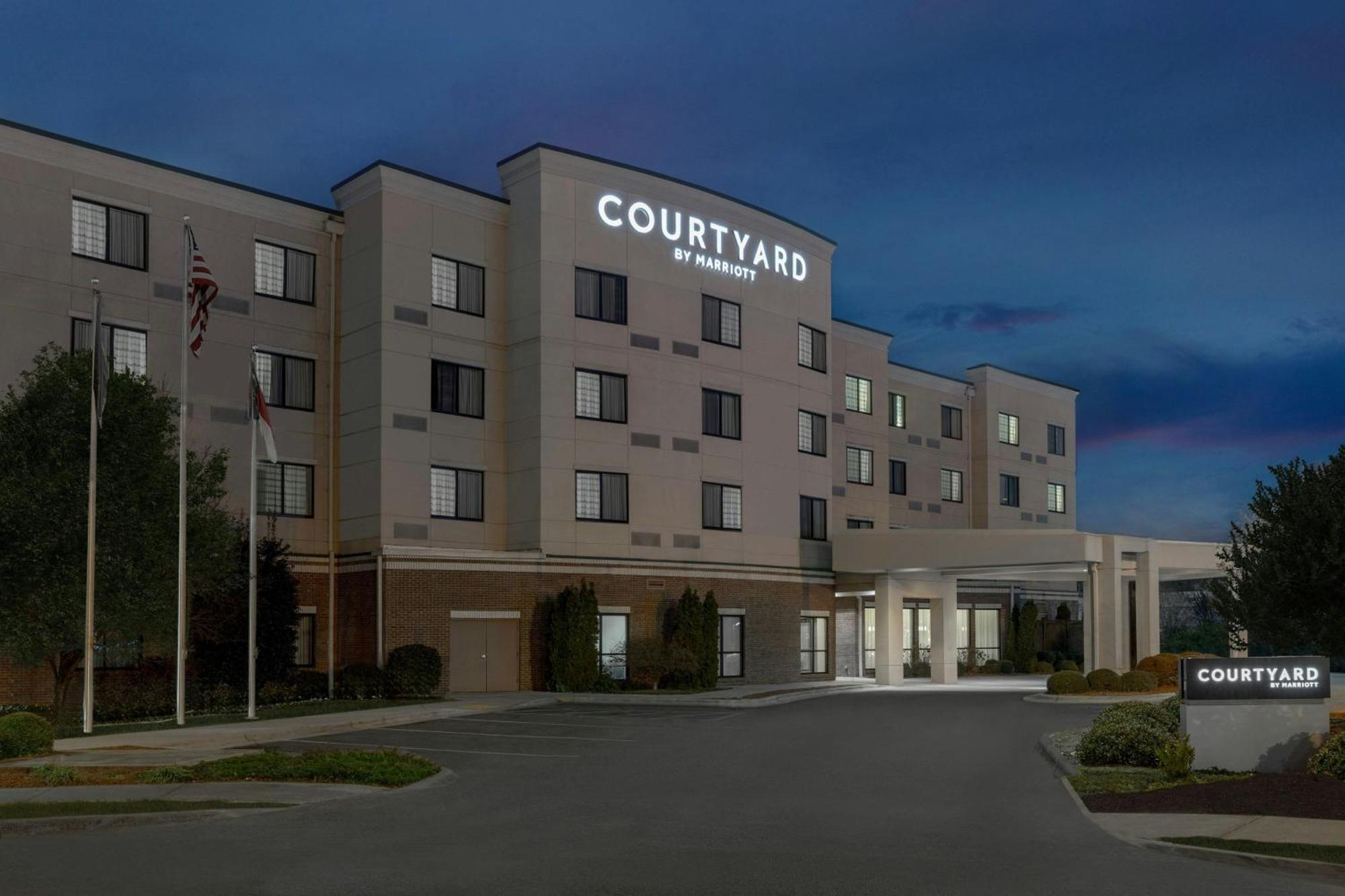 Hotel Courtyard By Marriott