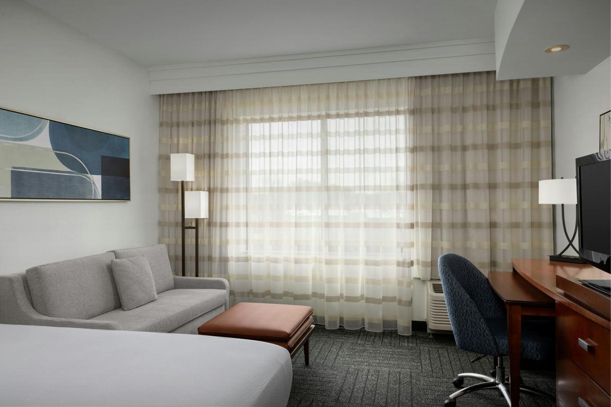 Hotel Courtyard By Marriott Salisbury