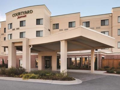 Courtyard By Marriott Hotel 3*