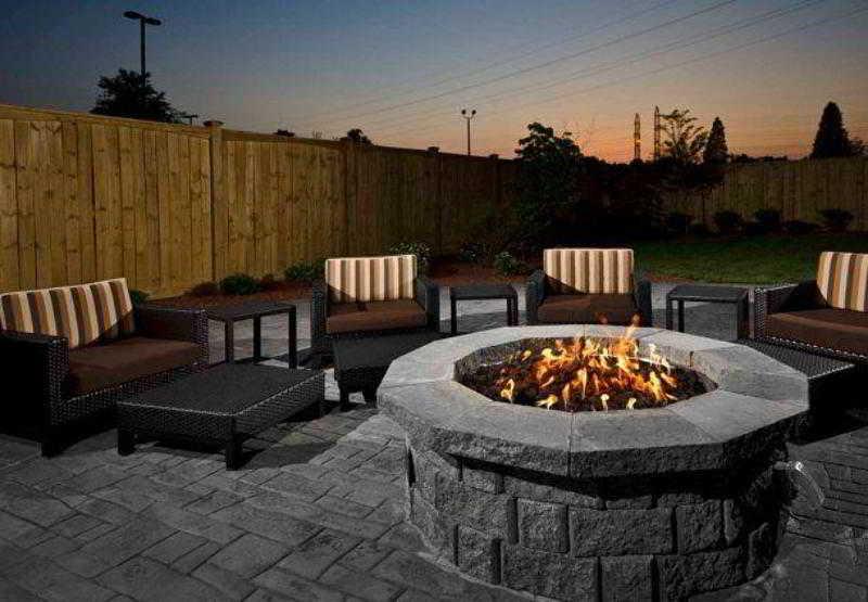 Courtyard By Marriott