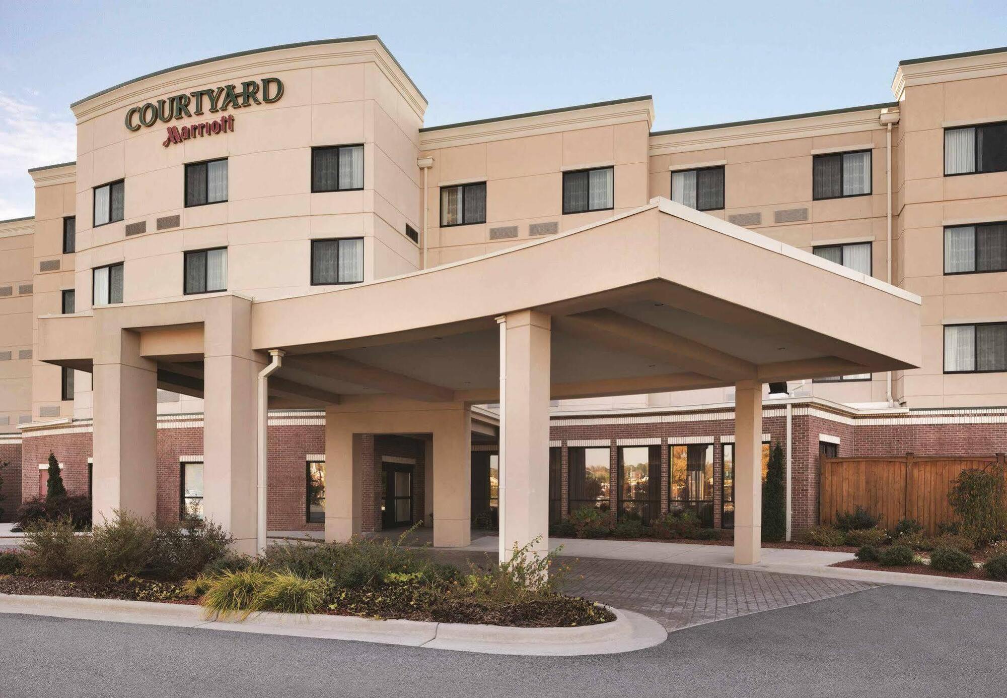 Courtyard By Marriott Salisbury